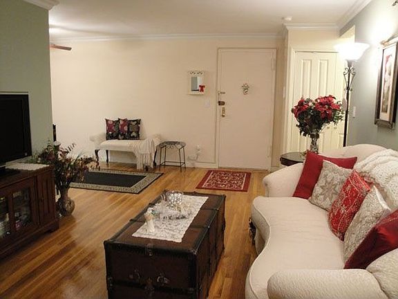 3rd image of 1 Birchwood Ct APT 5C