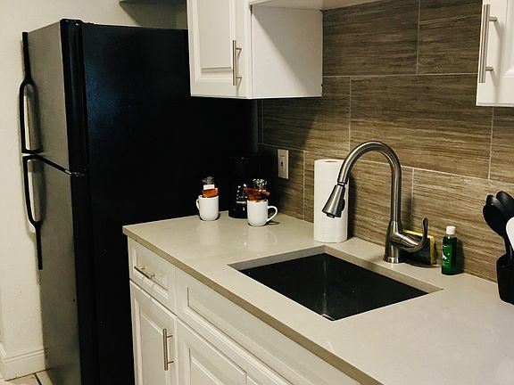 5th image of 913 NE 18th Ave #1148