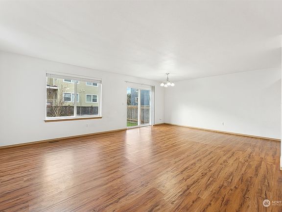 3rd image of 19706 104th Avenue E