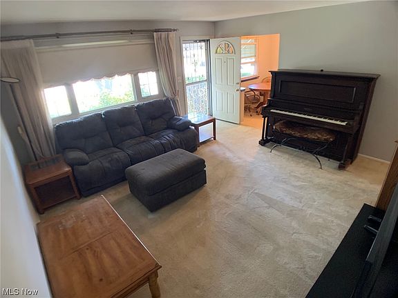 3rd image of 1685 Eldon Dr