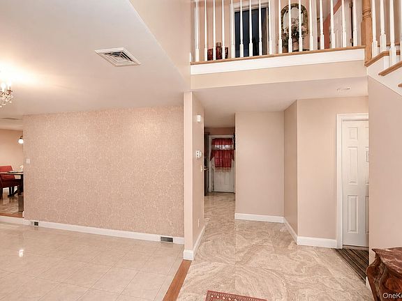 3rd image of 303 Westchester Avenue N