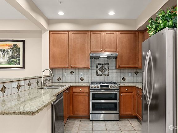 2nd image of 5589 Lakemont Boulevard SE #1704