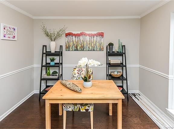3rd image of 328 W 6th St APT 5