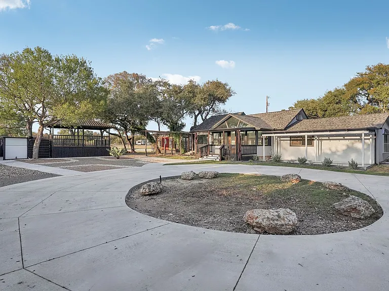 1739 Starwood Dr — Photo 10