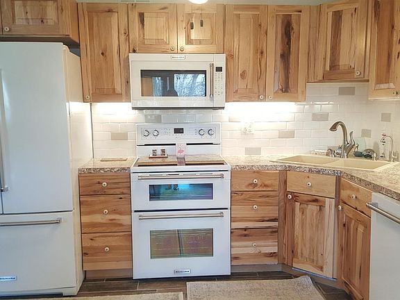 3rd image of 600 Briarstone Dr APT 7