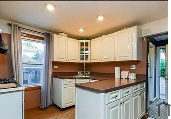 2 bed, $2,999 — Photo 3