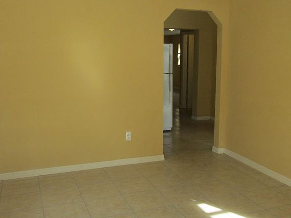 3rd image of 2403 W Cypress St