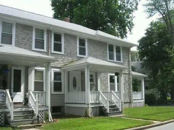 19 Woodland Ct, Lincoln, RI 02865