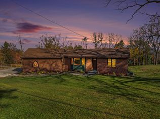 8482 Cottonwood Dr, Jenison, MI 49428