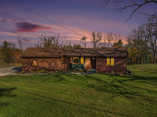 8482 Cottonwood Dr, Jenison, MI 49428