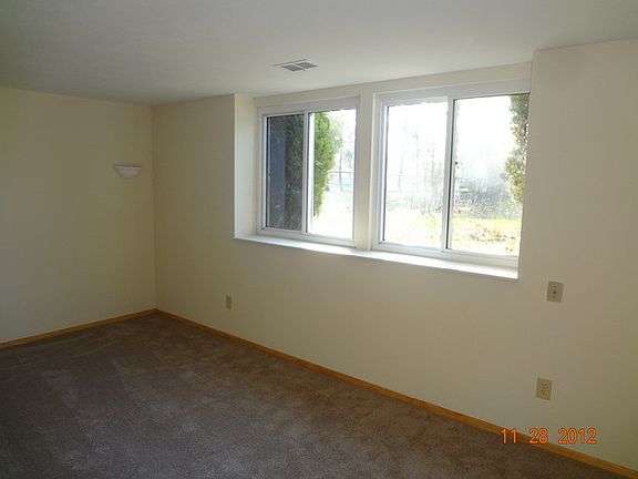3rd image of 286 Washington Dr
