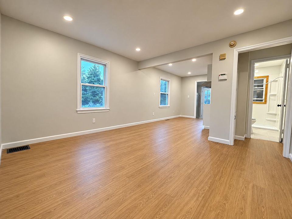 1st image of 135 Handel Rd
