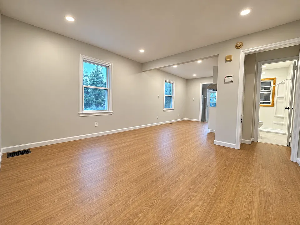 135 Handel Rd