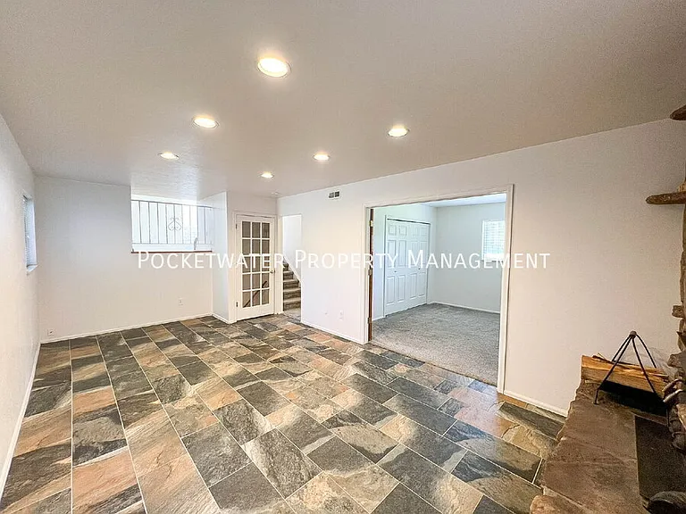 5452 Blackhawk Rd — Photo 17
