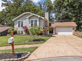 151 Holly Garden Dr, Ballwin, MO