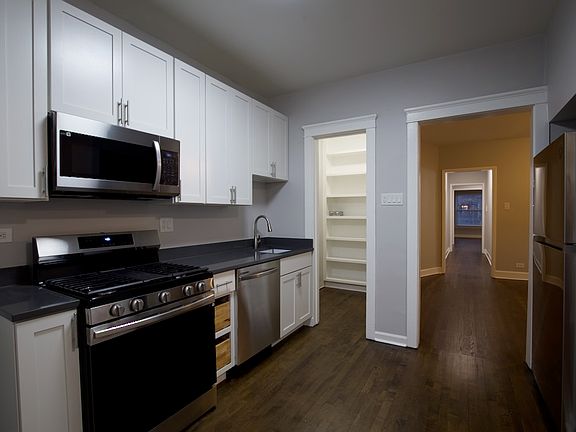 2nd image of 1454 W Winnemac Ave #W2