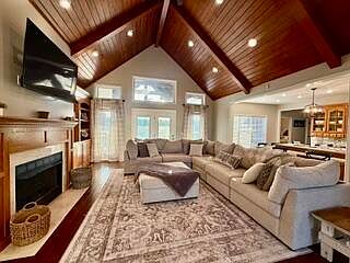 4th image of 4590 Batesville Blvd