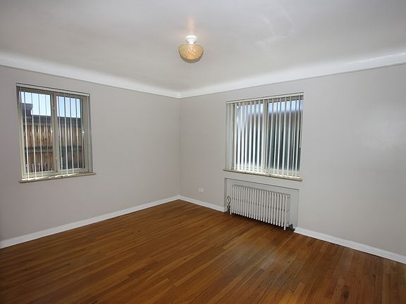 5th image of 1531 Leyden St APT 102