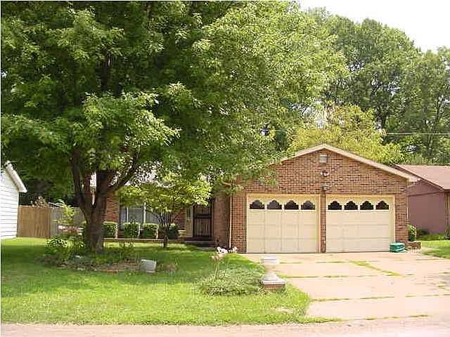1st image of 800 Audubon Dr
