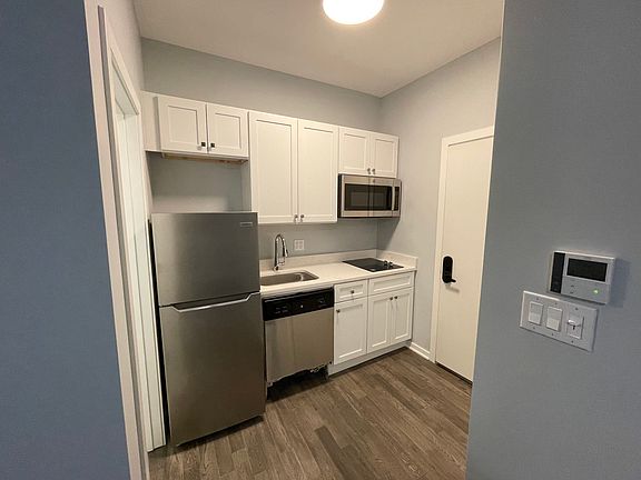 2nd image of 5248 N Winthrop Ave #213