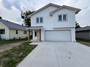 3234 9th Ave, Council Bluffs, IA 51501