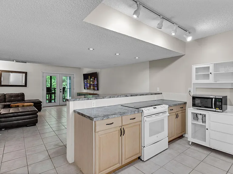 87455 Old Hwy #247 — Photo 9