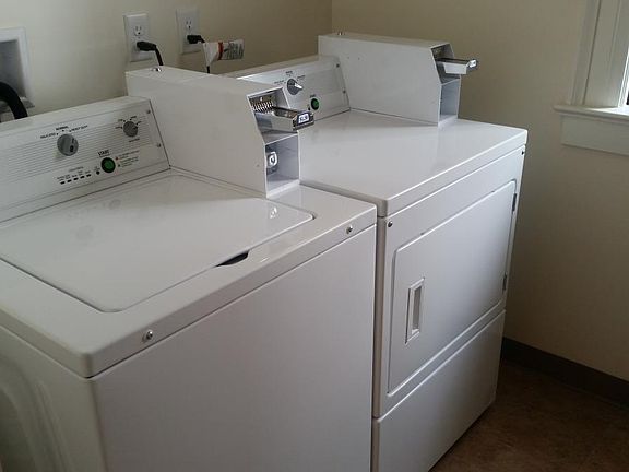 5th image of 144 Edward St APT 6