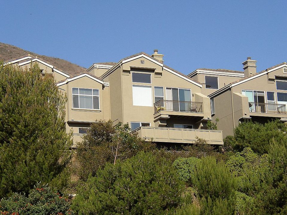 2nd image of 9 Windcrest Ln