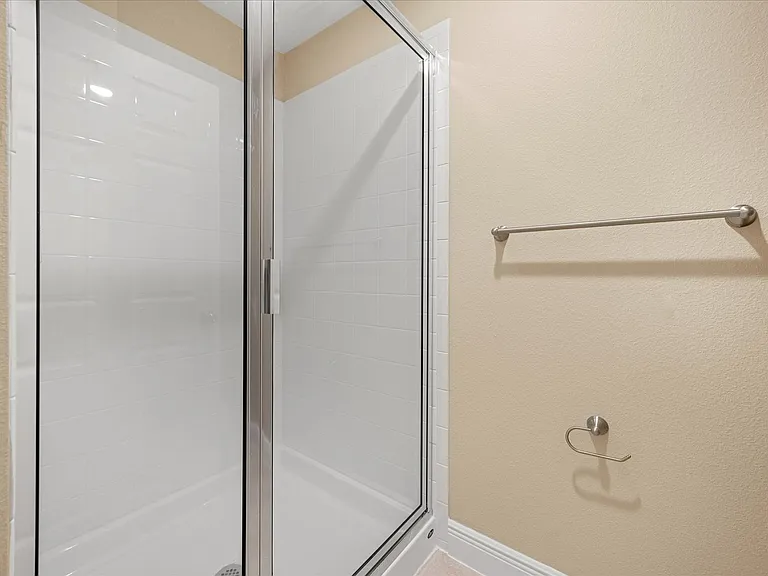 2049 Heart Lake Dr — Photo 41