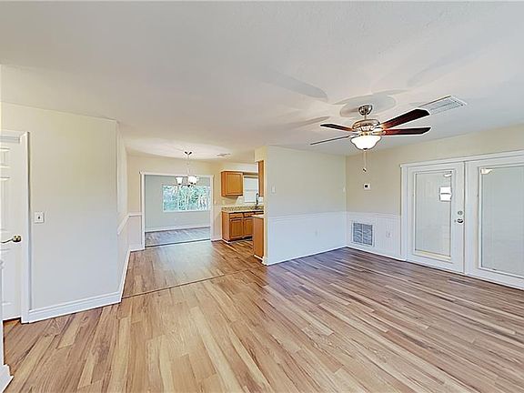 3rd image of 45 S Lincoln Ave