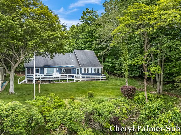 3rd image of 8409 Chuckanut Dr