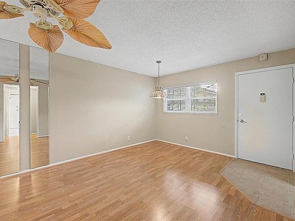 2nd image of 11485 OAKHURST ROAD #204