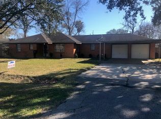 2429 9th St, Port Neches, TX 77651