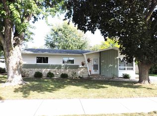 1102 Reichow St, Oshkosh, WI 54902