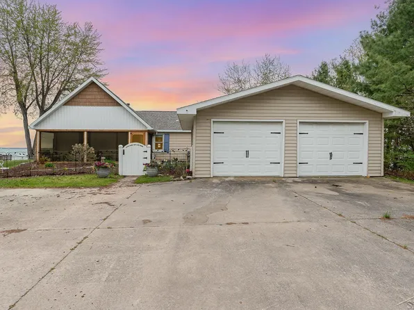 1185 S Bay Dr, Tawas City, MI 48763