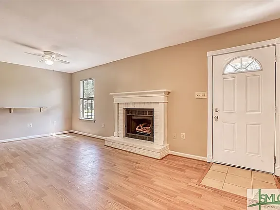 3 bed, 1224 sqft, $1,800 — Photo 2