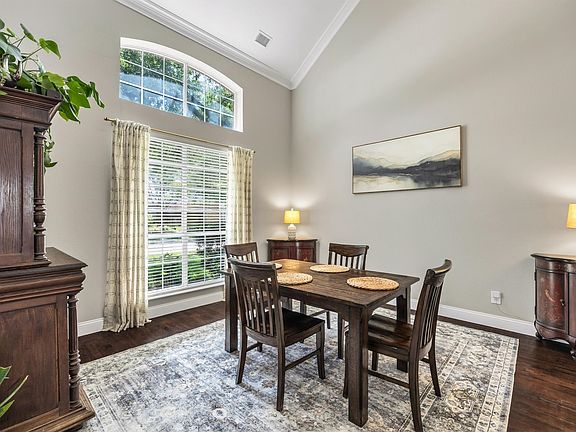 5th image of 1324 Coral Dr