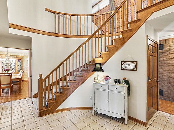 3rd image of 61313 Miriam Dr