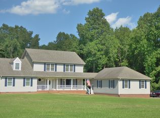 18 Twin Springs Dr, Fredericksburg, VA