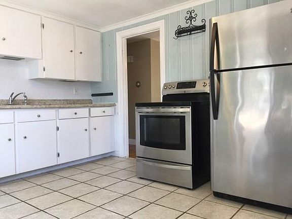 4th image of 107 Dysart St #0