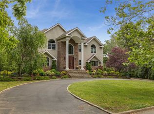 18 Highfield Dr, Dix Hills, NY 11746