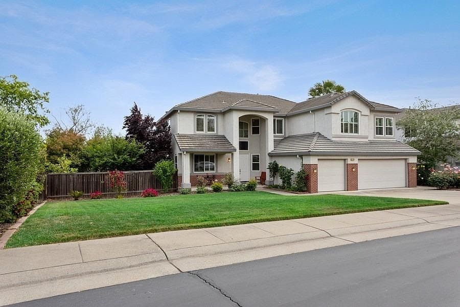 2nd image of 5245 Silver Peak Ln