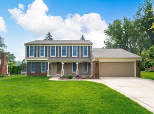 1030 Hemlock Dr, Rochester, MI 48307