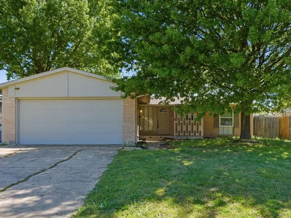 8660 Kingspoint Dr, Dallas, TX 75238