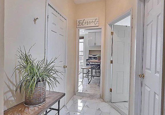 4th image of 909 Gates Ave #1A