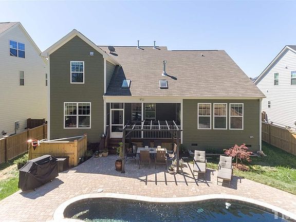 2nd image of 218 Kinney Glenn Ct
