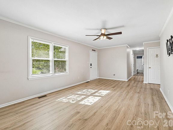 5th image of 128 Levo Dr