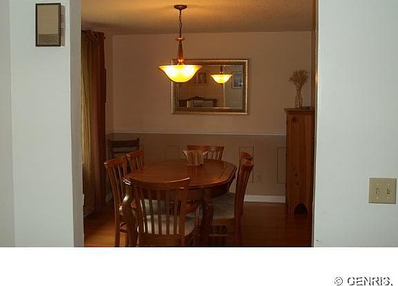 3rd image of 32 Fairfield Dr