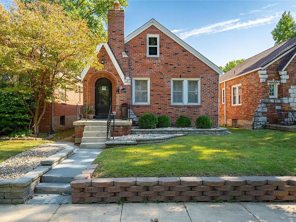 1st image of 2048 Bredell Ave
