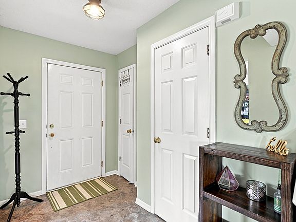 2nd image of 10615 Regis Ct